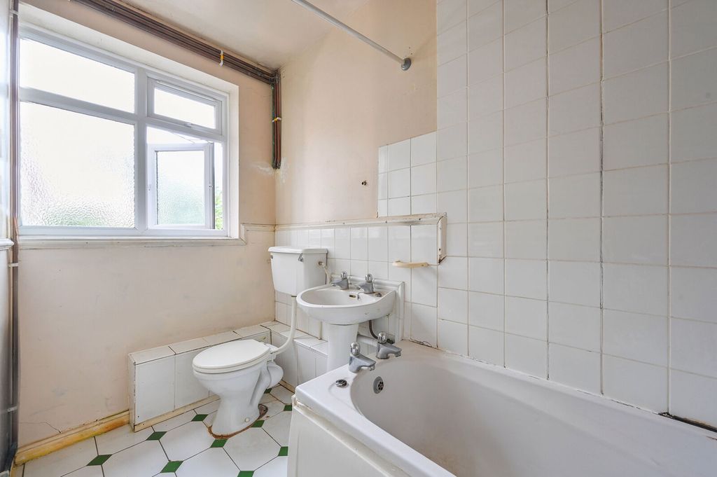 Property photo 3 of 4
