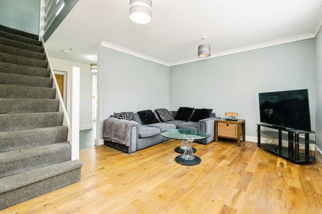 Property photo 2 of 25