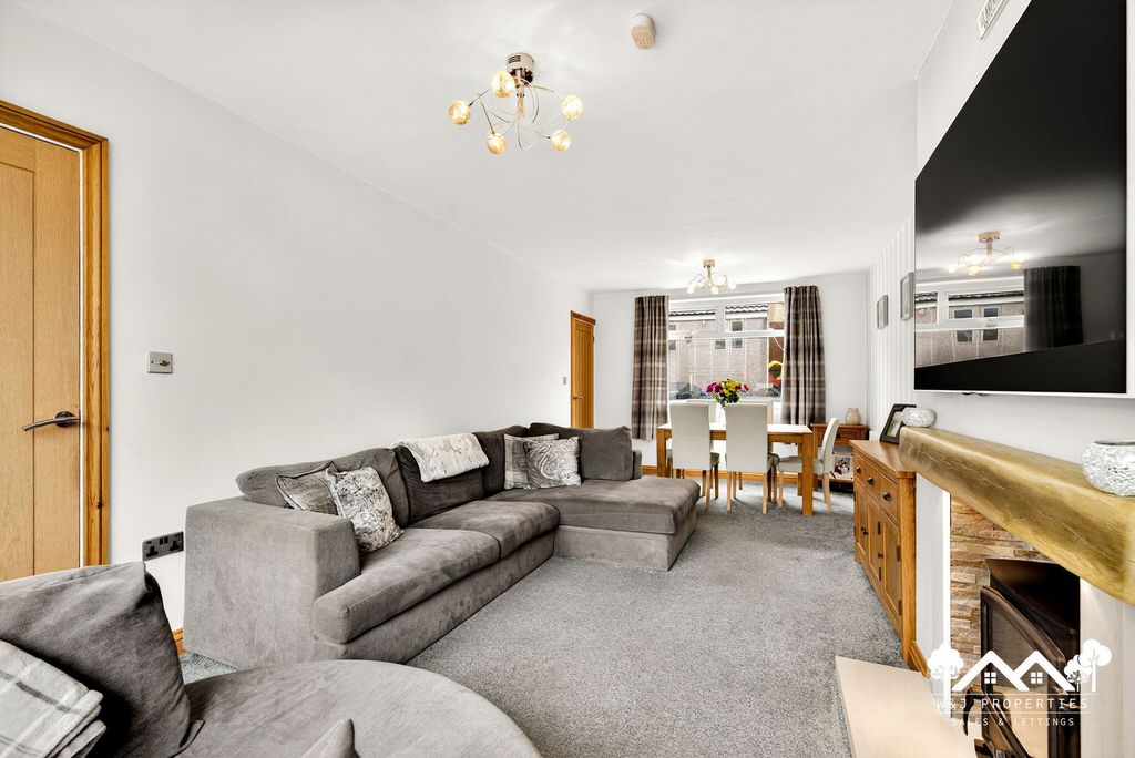 Property photo 3 of 28