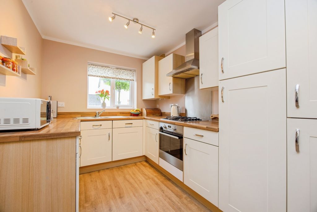 Property photo 2 of 17 Kitchen/Diner