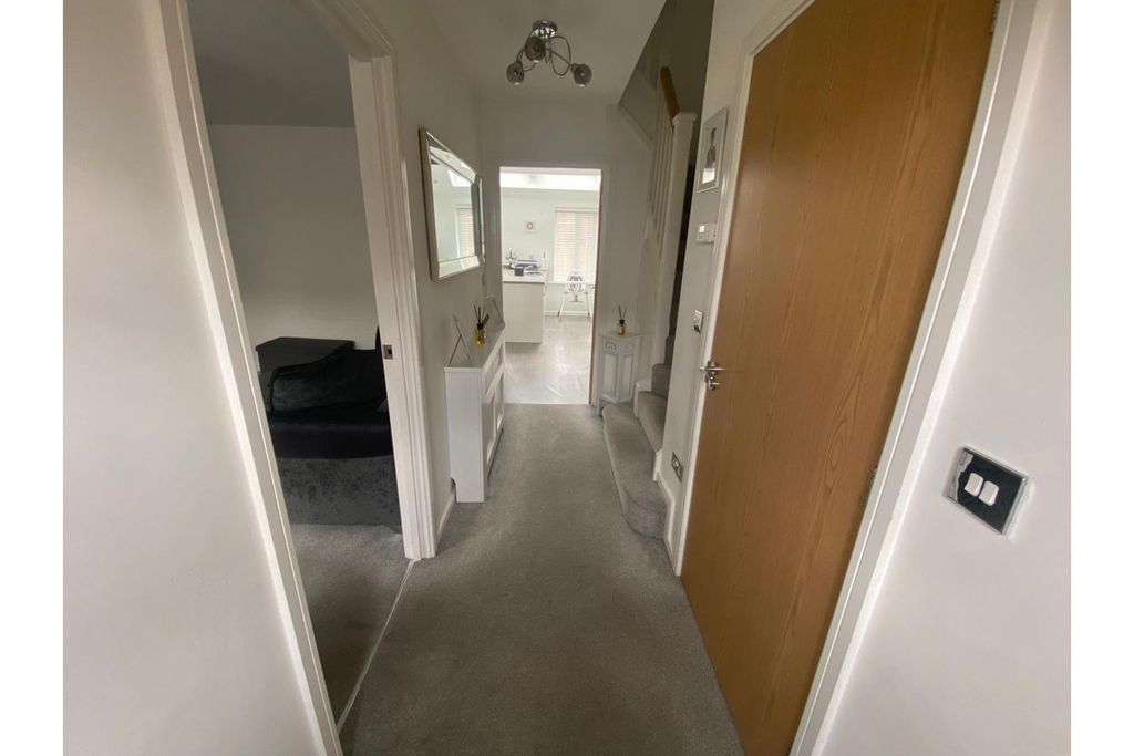 Property photo 3 of 23