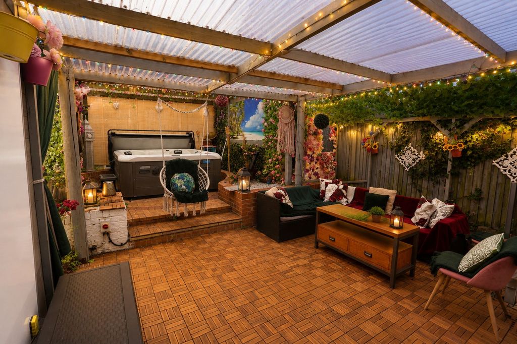 Property photo 3 of 27