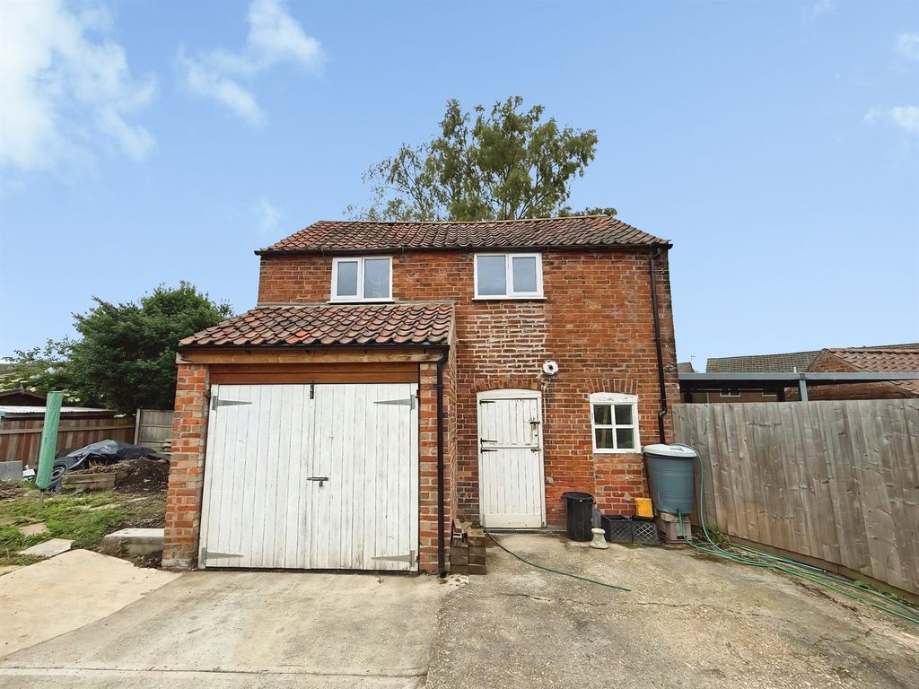 Property photo 2 of 24