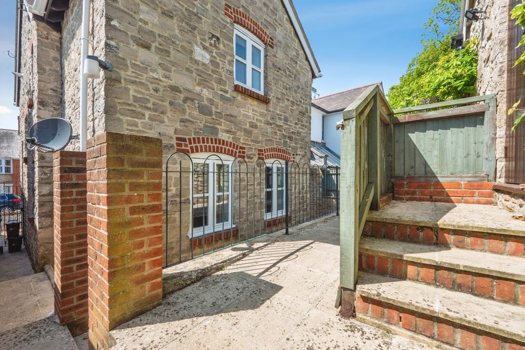 Property photo 2 of 21 Pbox-Img.Jpg