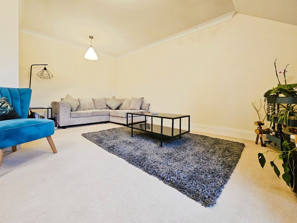 Property photo 2 of 16 Pbox-Img.Jpg