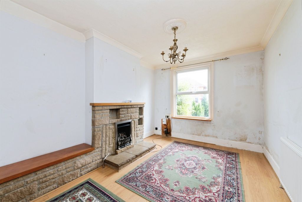 Property photo 2 of 17
