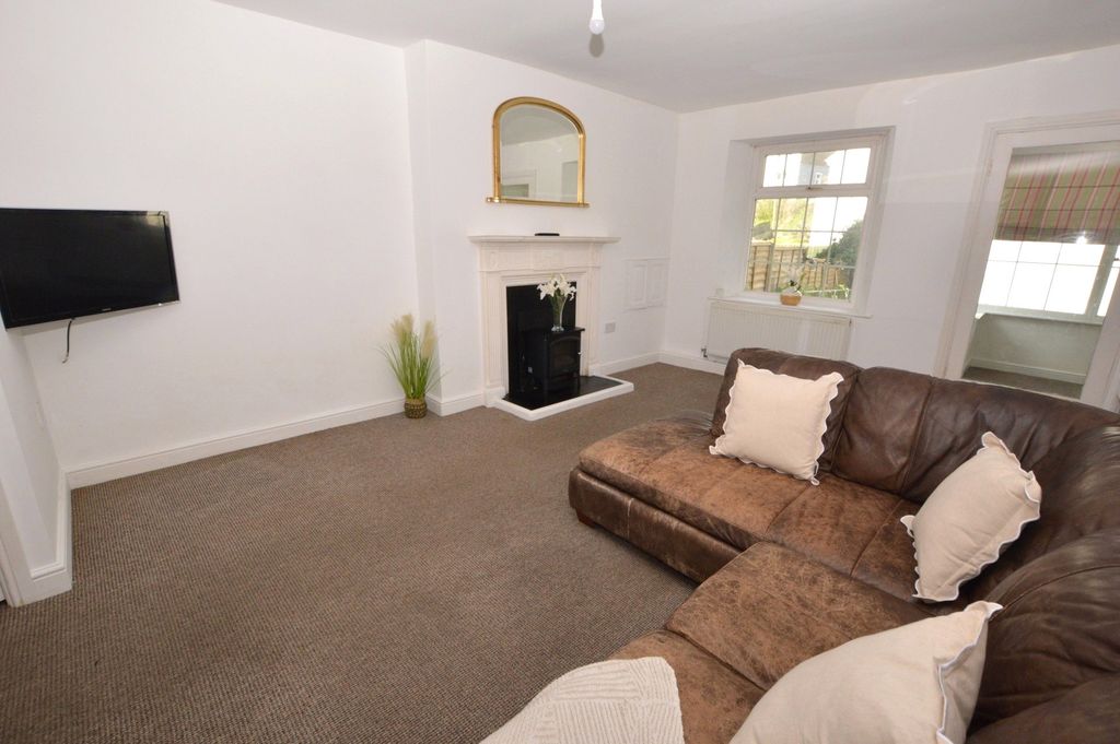 Property photo 2 of 14 2 - Lounge