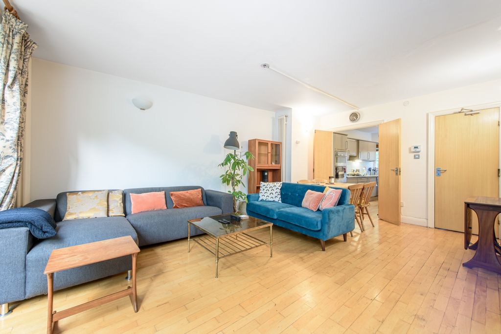 Property photo 2 of 17 5 Rosemary Street N1-6