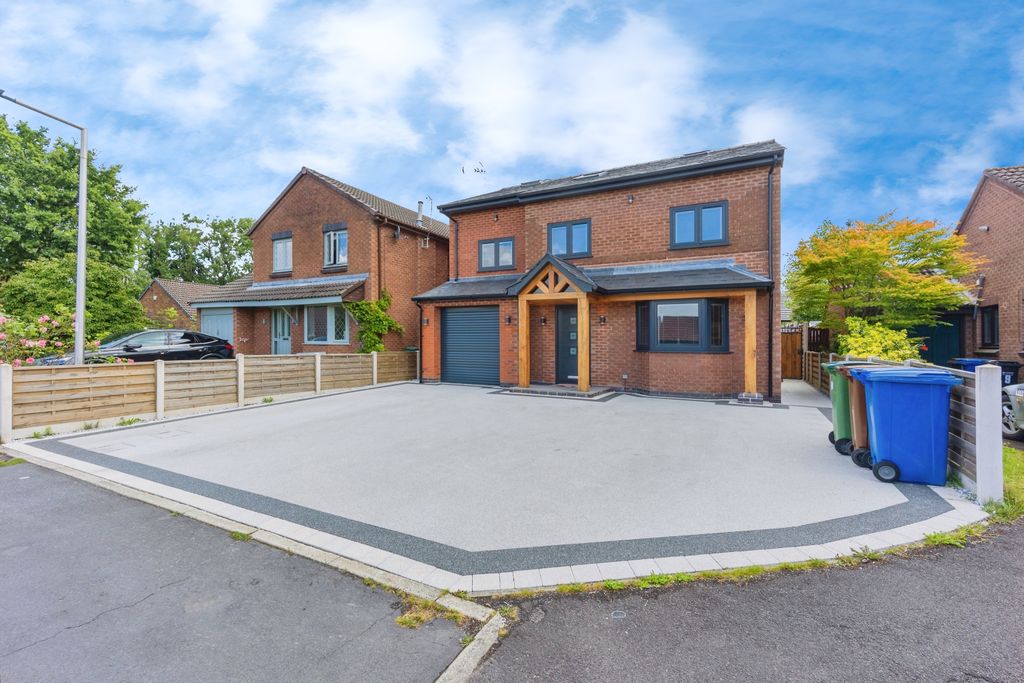 Property photo 1 of 29