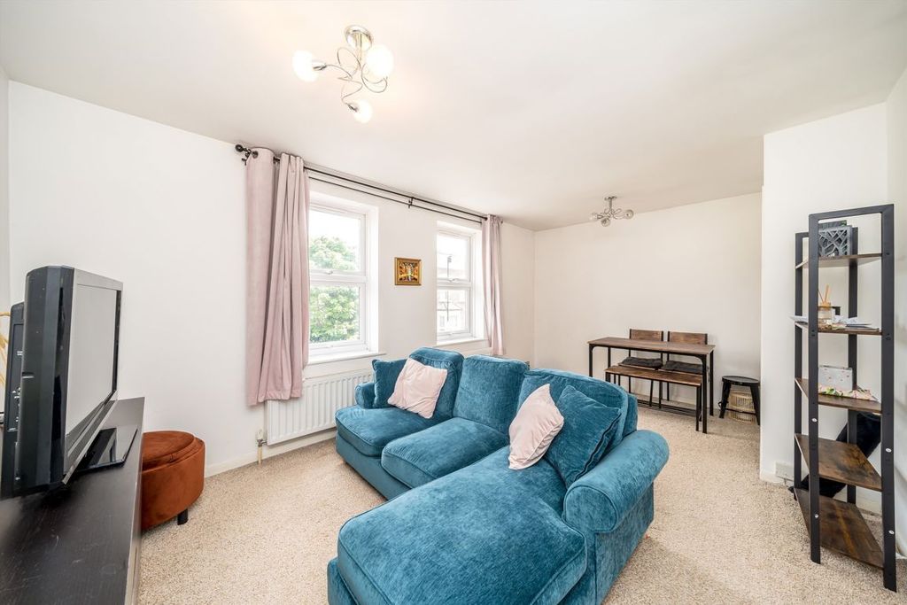 Property photo 2 of 4