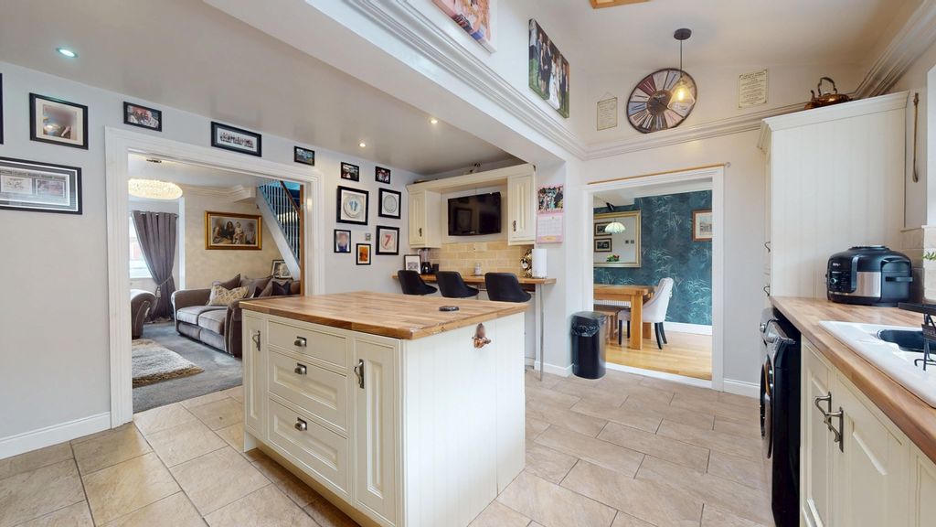 Property photo 3 of 43 5241944