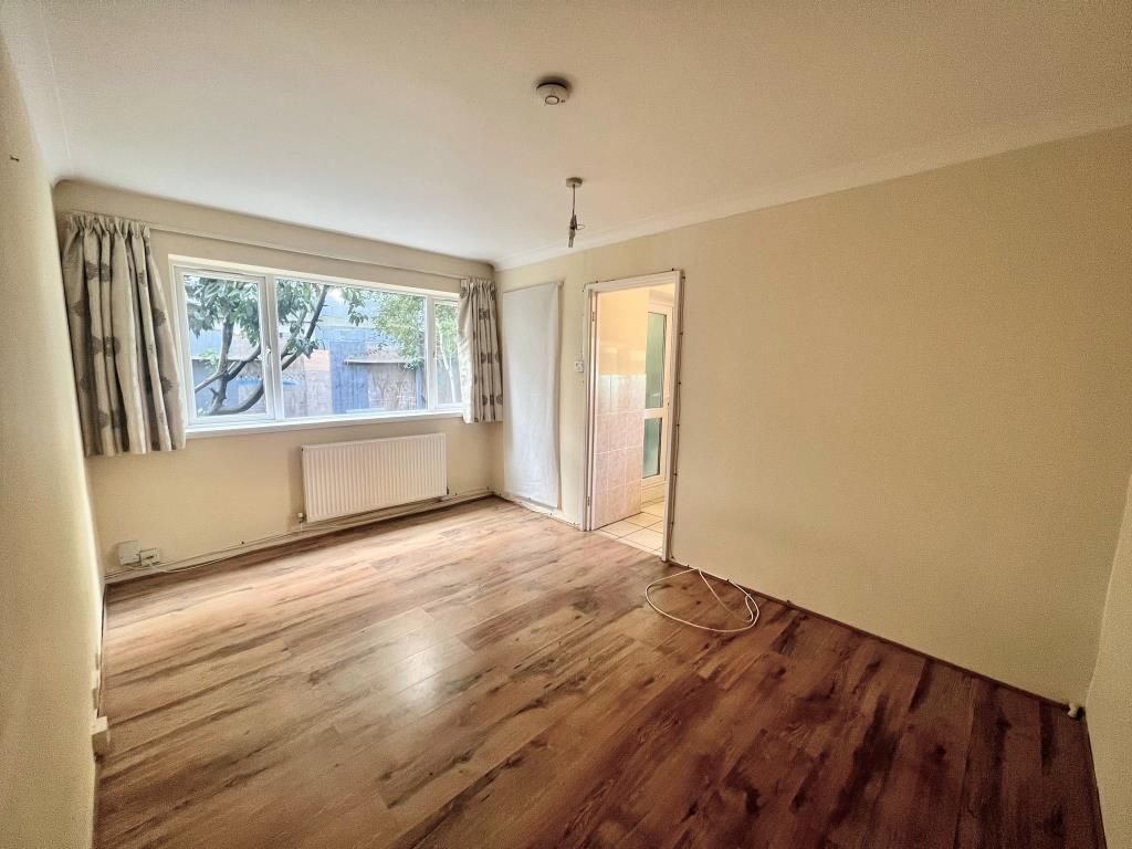 Property photo 2 of 10 Bedroom