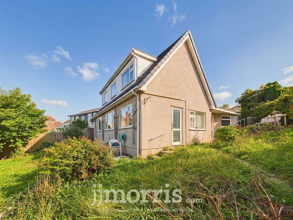 Property photo 3 of 34