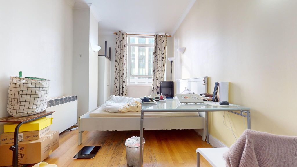 Property photo 2 of 20