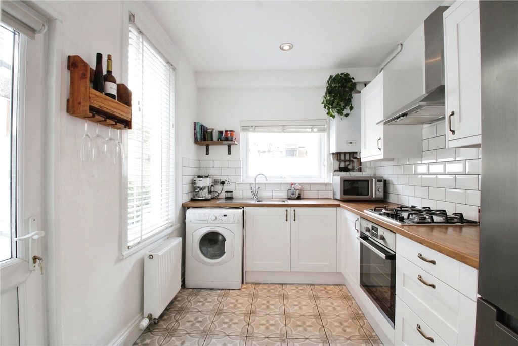 Property photo 3 of 25 Picture No. 28