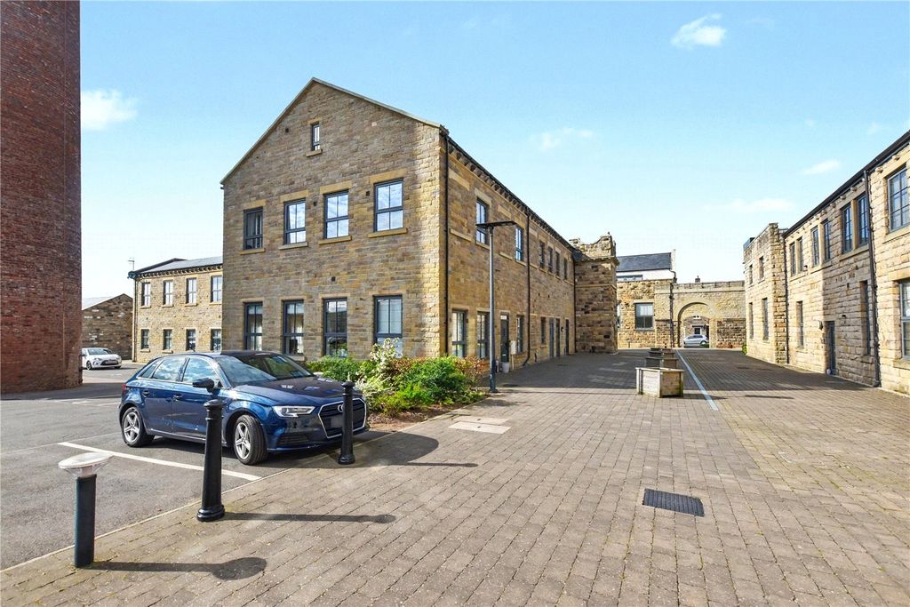 Property photo 1 of 12 Picture No. 24
