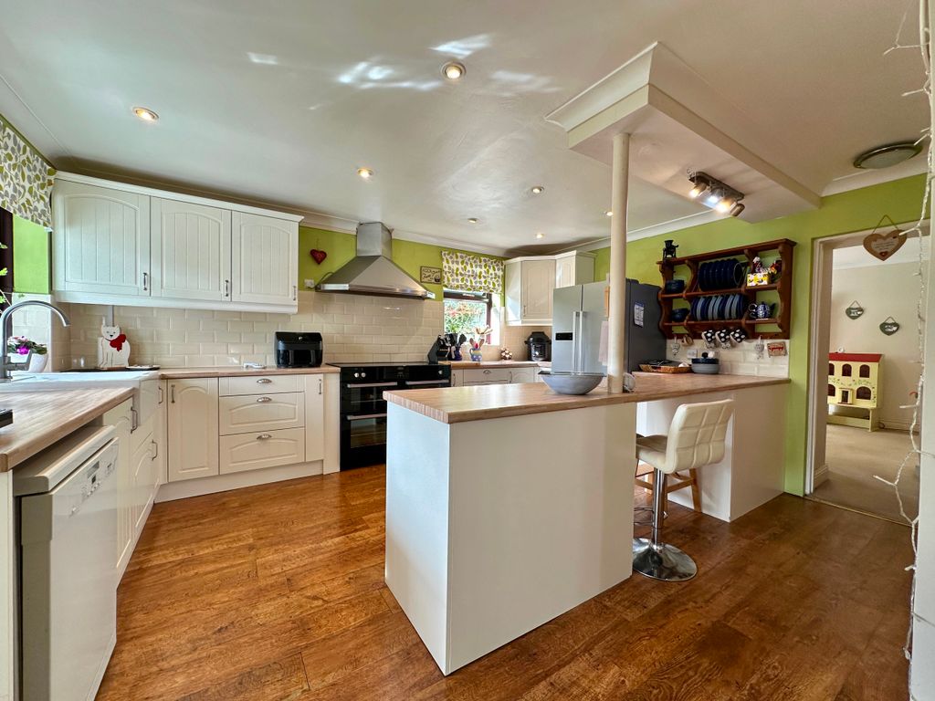 Property photo 3 of 42