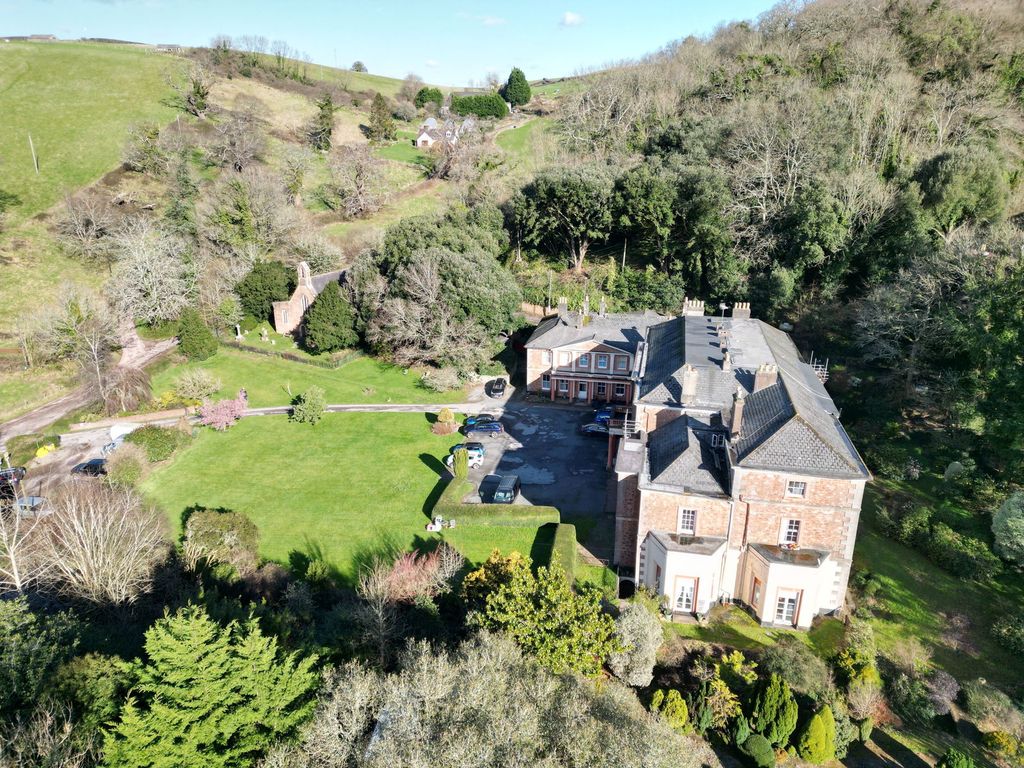 Property photo 2 of 14