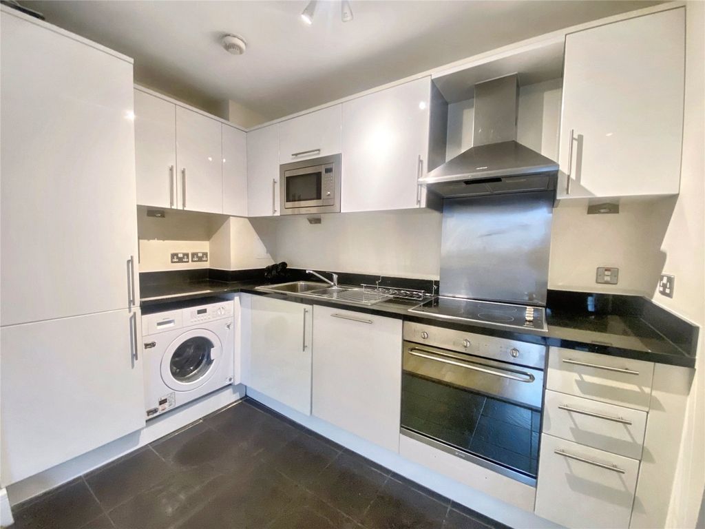 Property photo 2 of 7 Kitchen