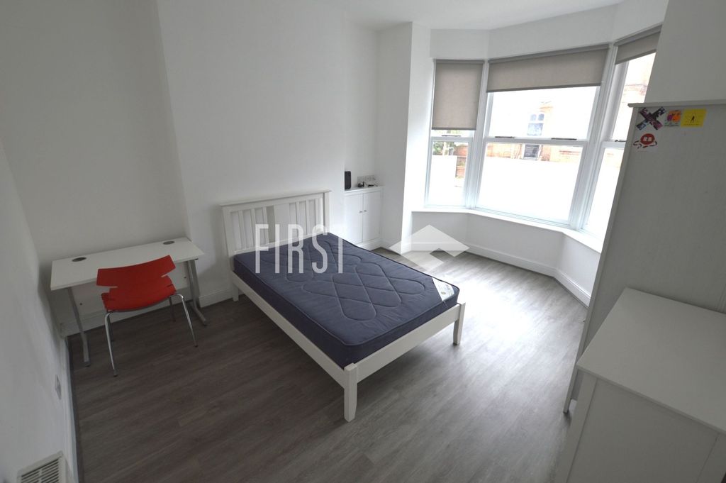 Property photo 2 of 14 Photo 17