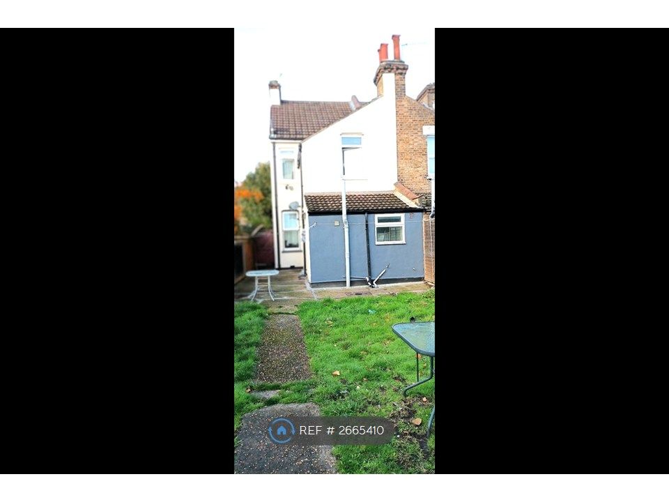 Property photo 2 of 10 Garden