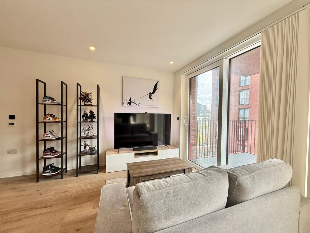 Property photo 3 of 13 Gallery