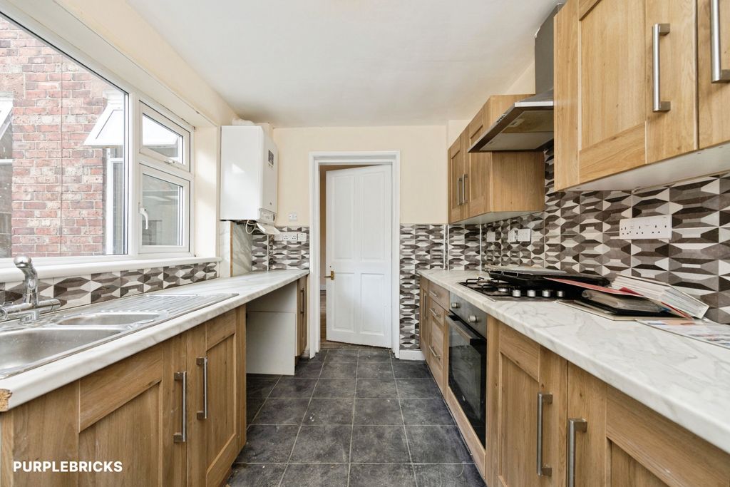 Property photo 3 of 24 Kitchen