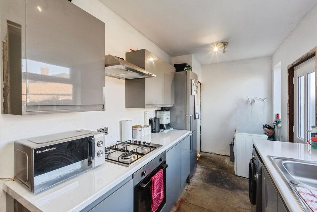 Property photo 3 of 11 Pbox-Img.Jpg