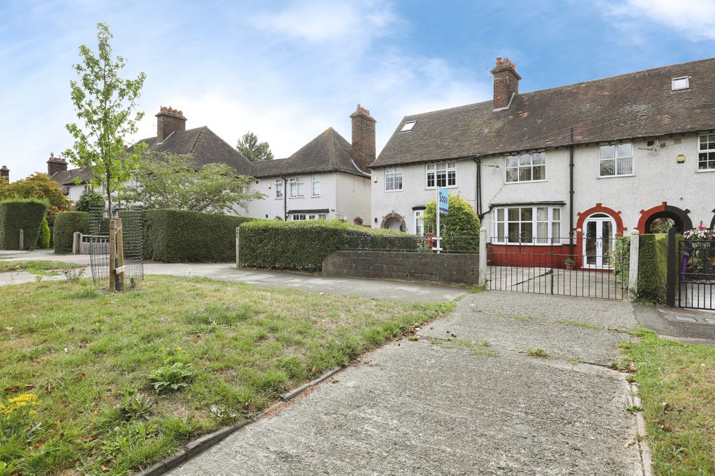 Property photo 1 of 17 16