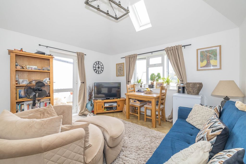 Property photo 2 of 22 Picture 2