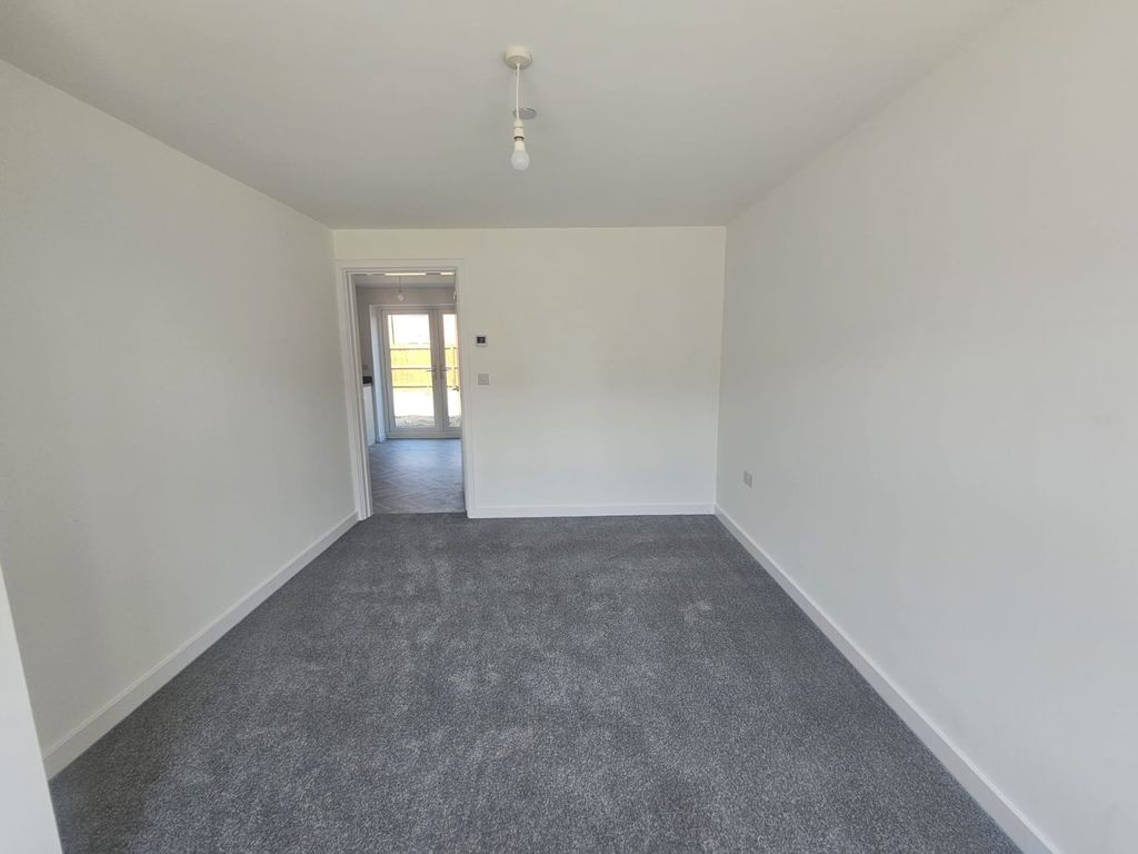Property photo 3 of 19 Picture No. 13