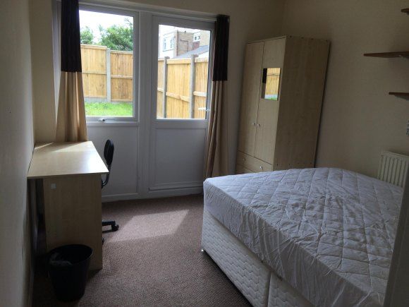 Property photo 2 of 10 Bedroom