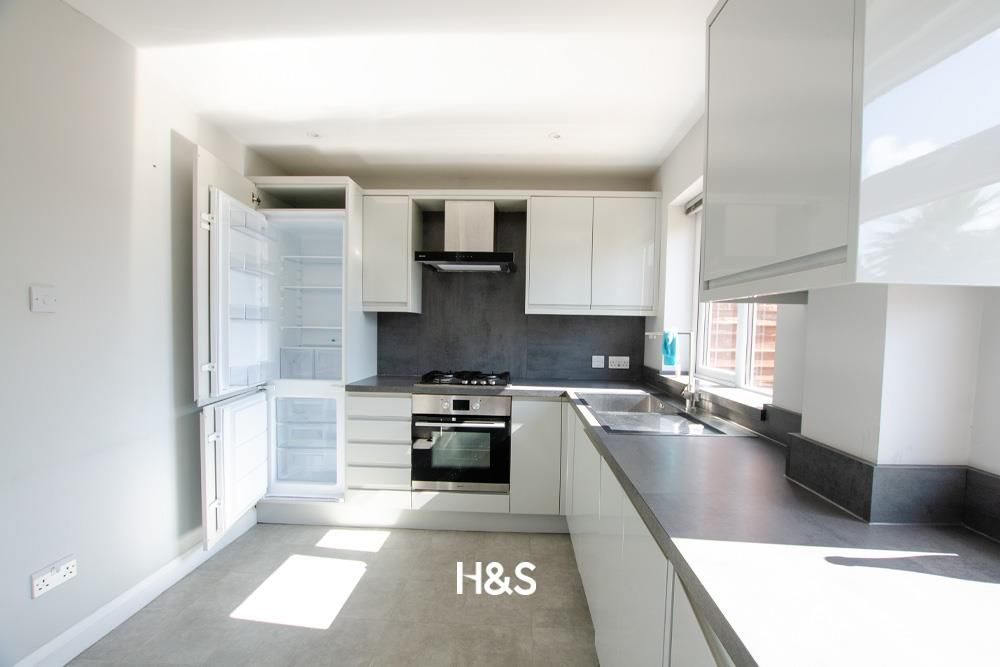 Property photo 2 of 12 20 Branthill Kitchen.Jpg