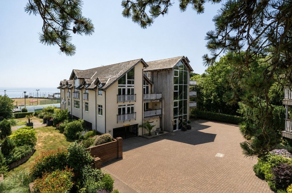 Property photo 1 of 28 Picture No. 35