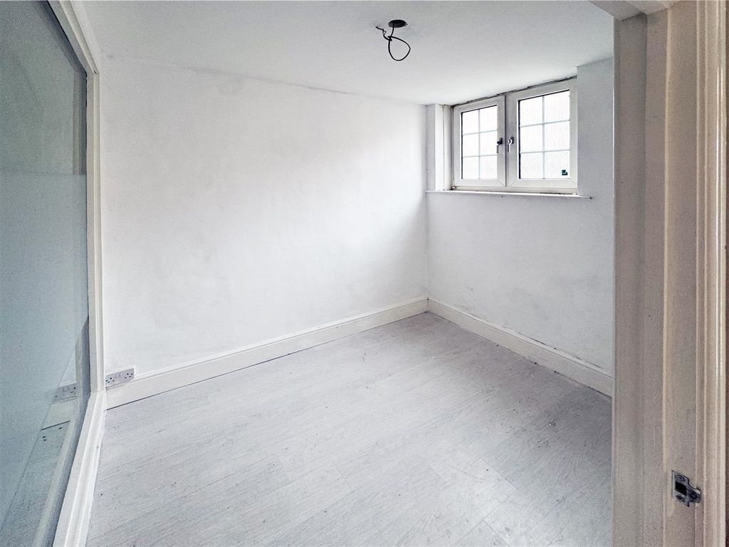 Property photo 3 of 5 Img_8068 N.Jpg