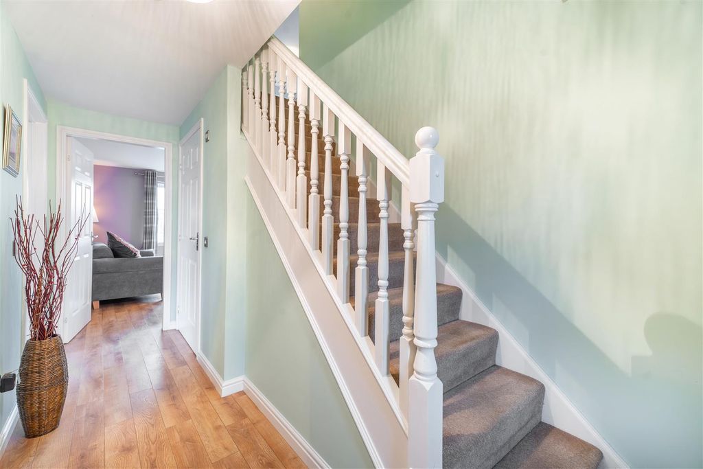 Property photo 2 of 20 Entry