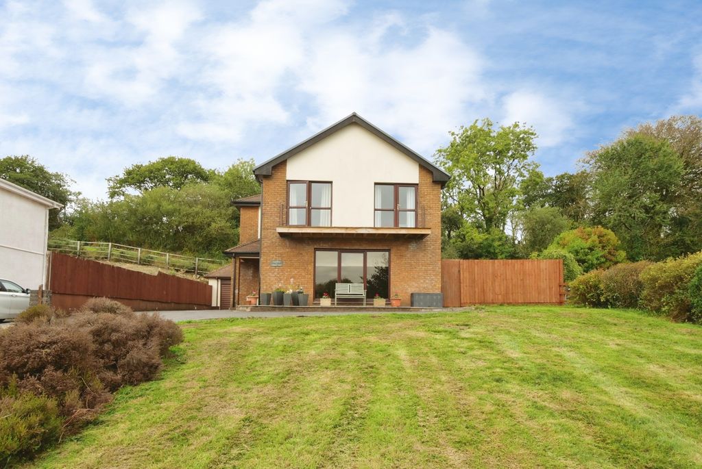 Property photo 1 of 18 Pbox-Img.Jpg