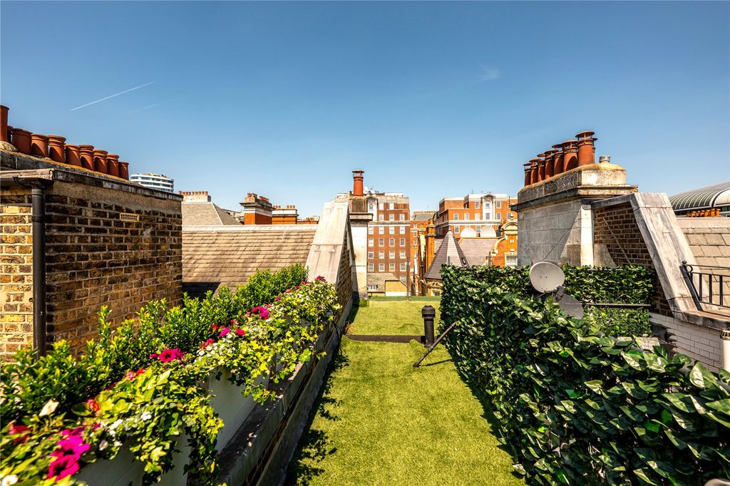 Property photo 2 of 13 Roof Terrace