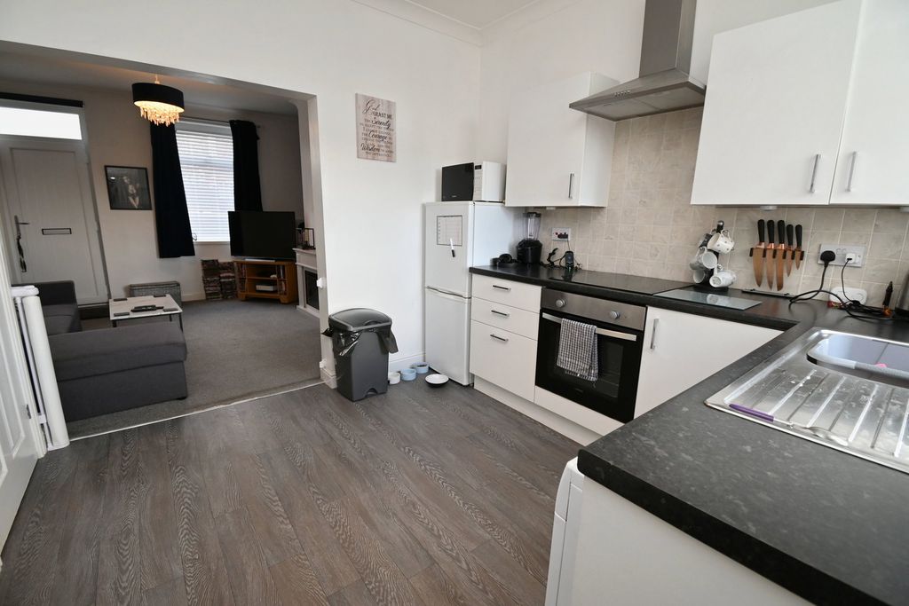 Property photo 2 of 12
