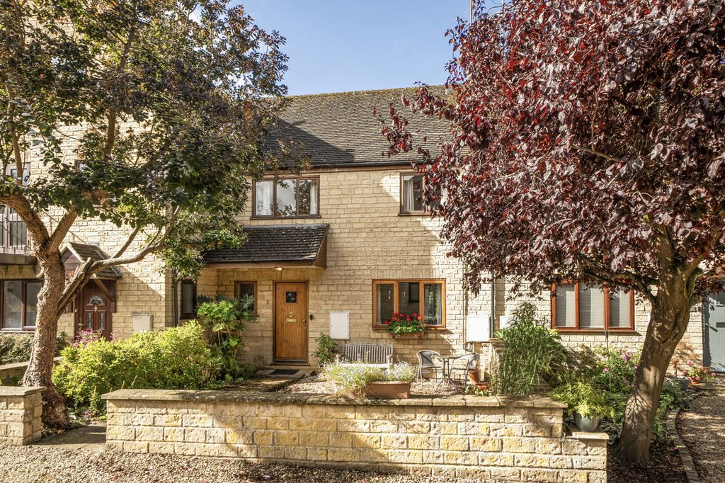 Property photo 1 of 19 External