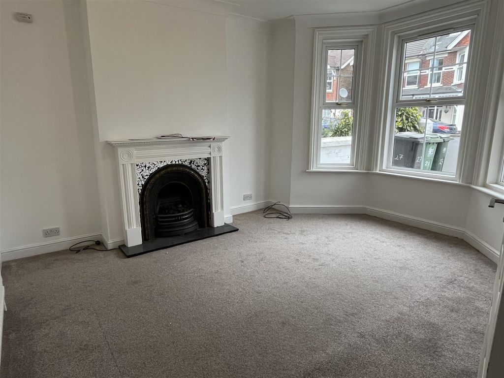 Property photo 2 of 12 Living Room