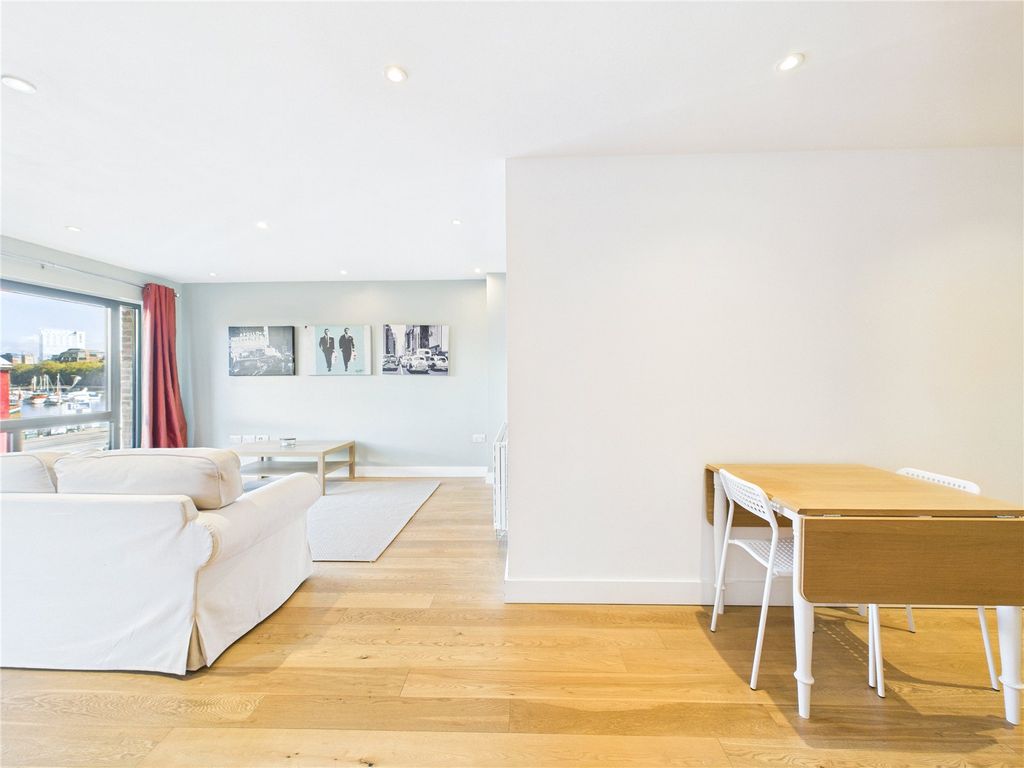 Property photo 3 of 16 Picture No. 12