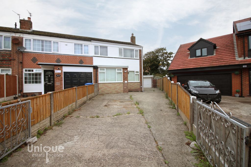 Property photo 1 of 28