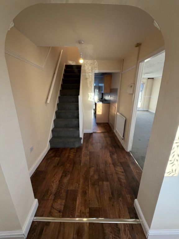 Property photo 2 of 25