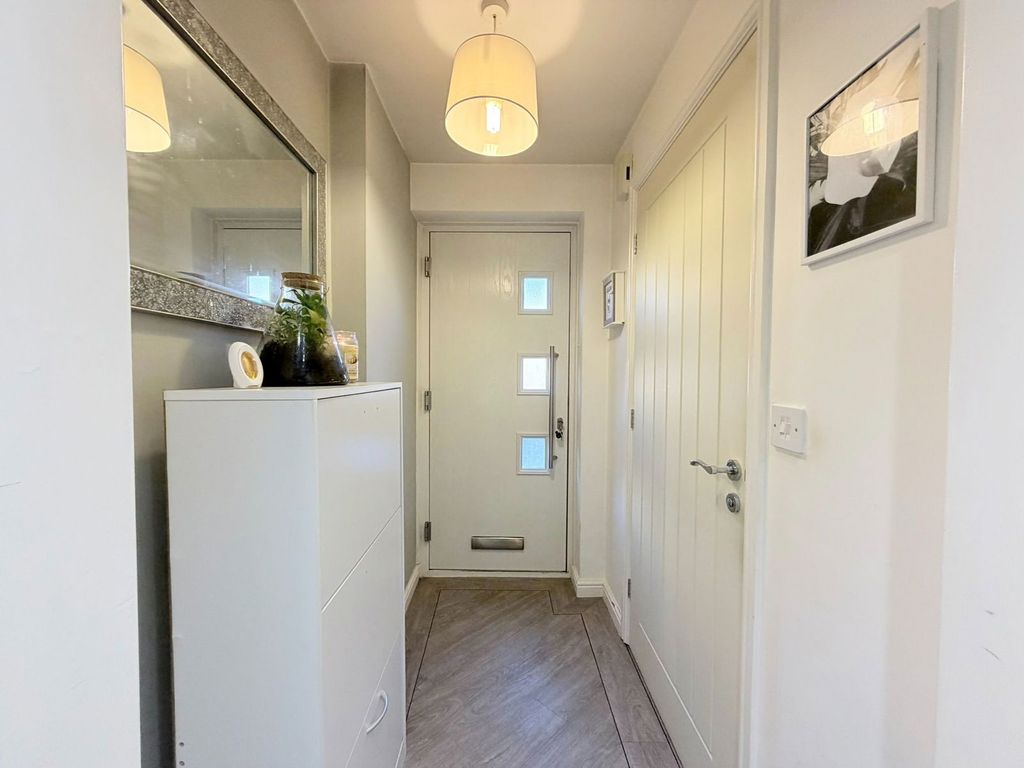 Property photo 3 of 24