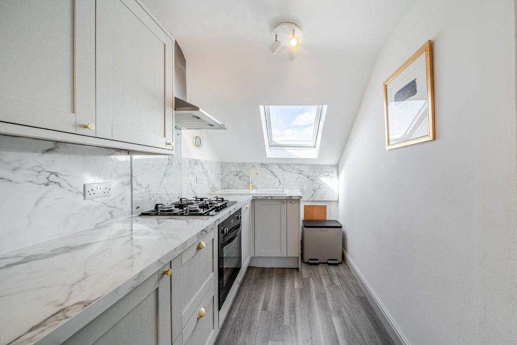 Property photo 2 of 15 Picture No. 16