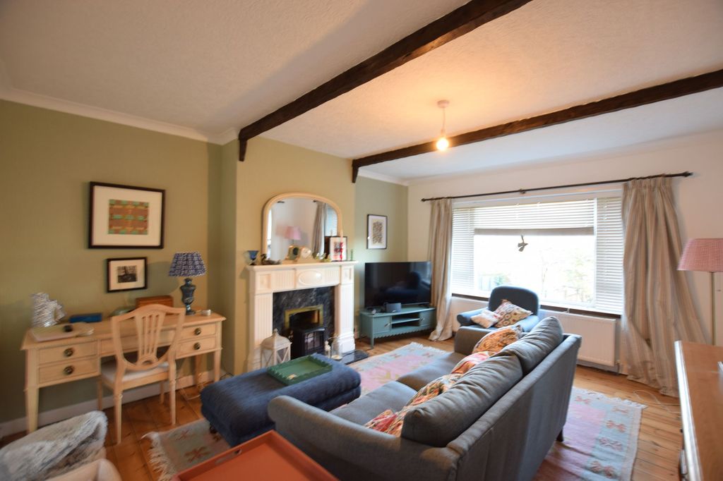 Property photo 2 of 8 Living Room