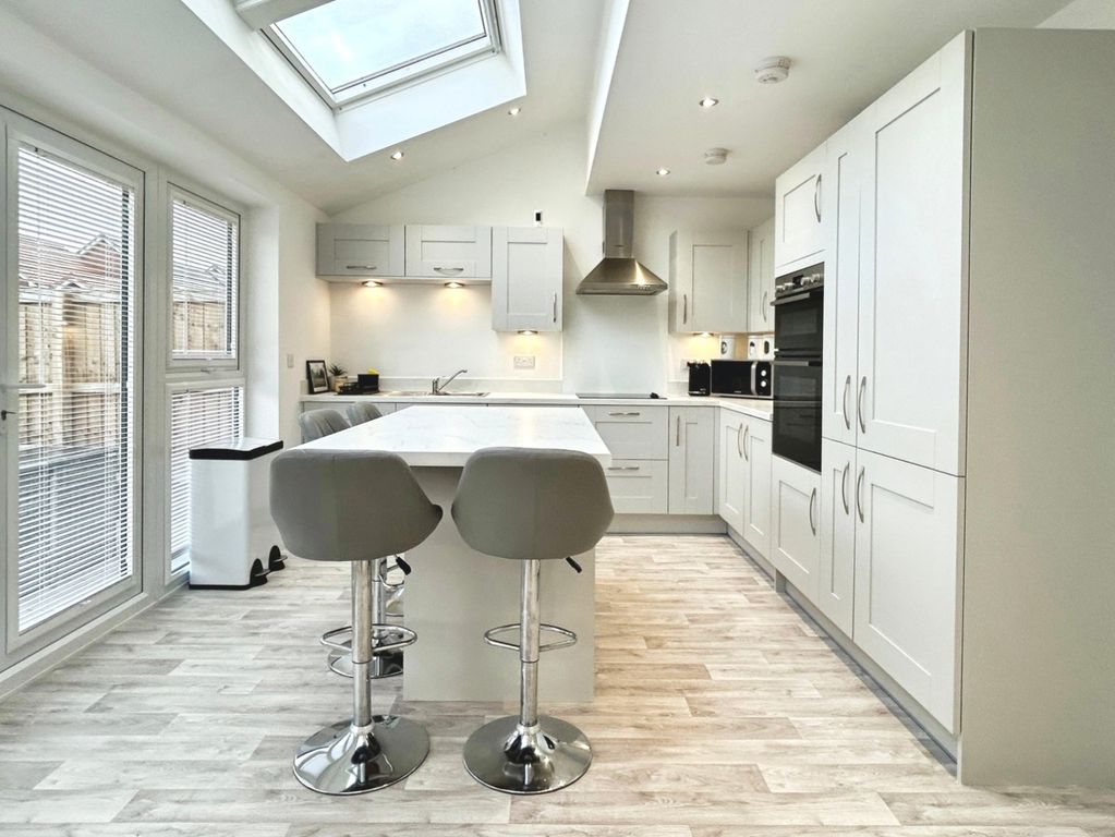 Property photo 3 of 27 Pbox-Img.Jpg