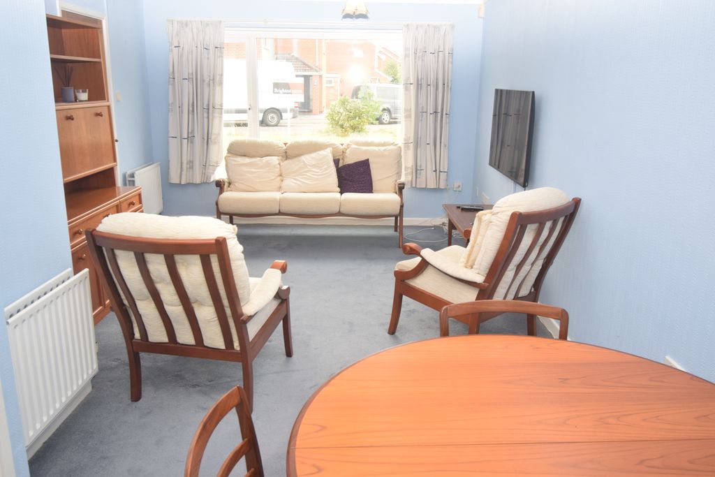 Property photo 3 of 10 Lounge Diner 1