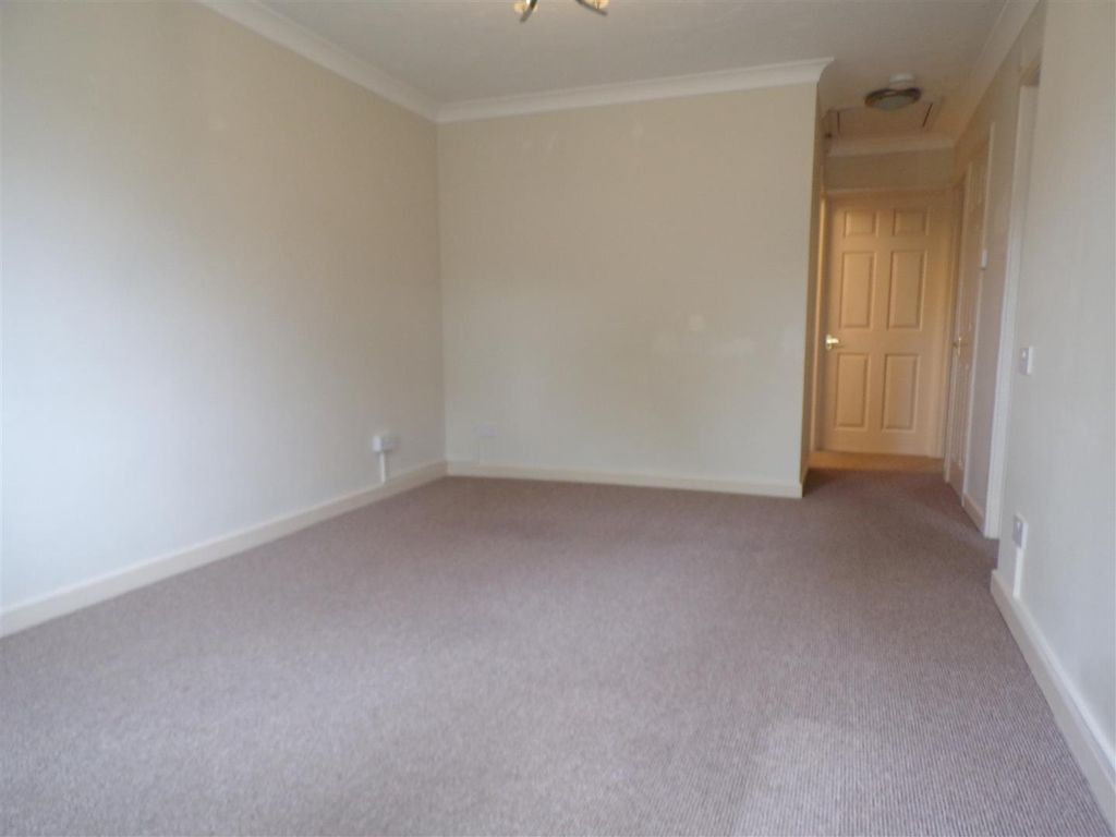 Property photo 3 of 6 Lounge.Jpg